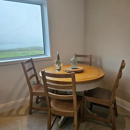 Prázdninový dům Achill Island By The Sea - Idyllic Views, Sleeps 6, Full Kitchen, Fireplace And Wifi Throughout *