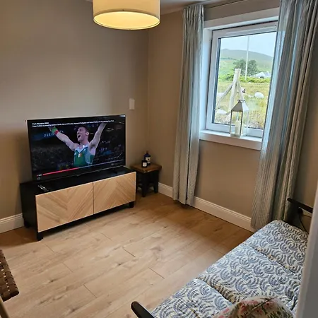 Achill Island By The Sea - Idyllic Views, Sleeps 6, Full Kitchen, Fireplace And Wifi Throughout *