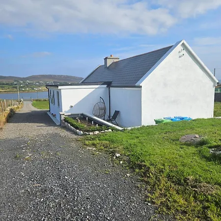 Ferienhaus Achill Island By The Sea - Idyllic Views, Sleeps 6, Full Kitchen, Fireplace And Wifi Throughout *