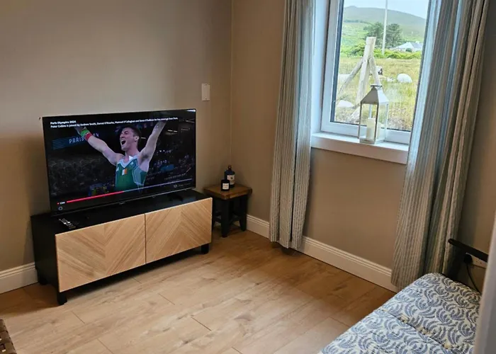 Achill Island By The Sea - Idyllic Views, Sleeps 6, Full Kitchen, Fireplace And Wifi Throughout *